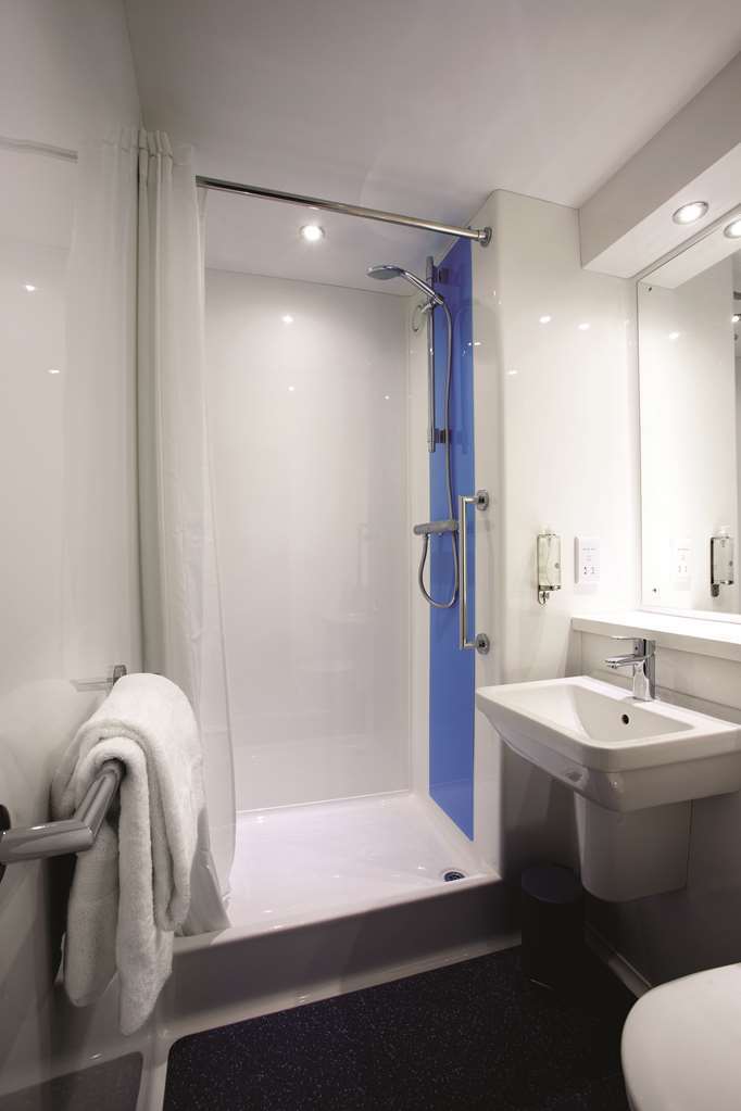 Travelodge Birmingham Sutton Coldfield Habitación foto